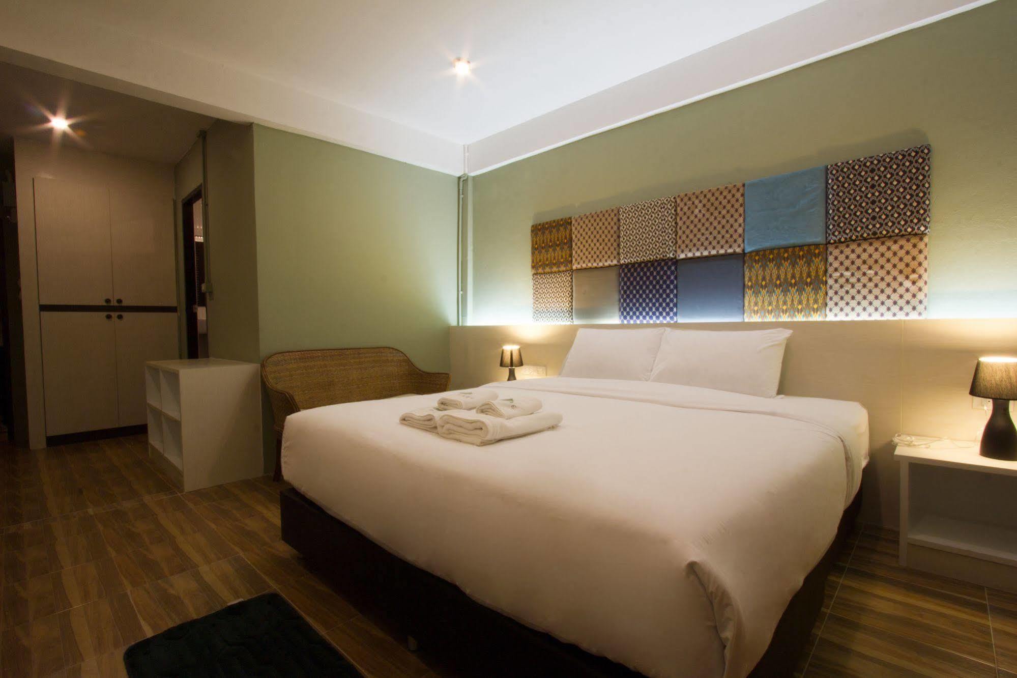 At Ease Bijou Hotel Chiang Mai Exterior photo